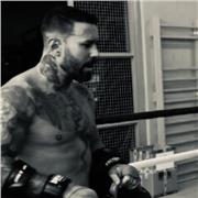 Coach en boxe pied poing